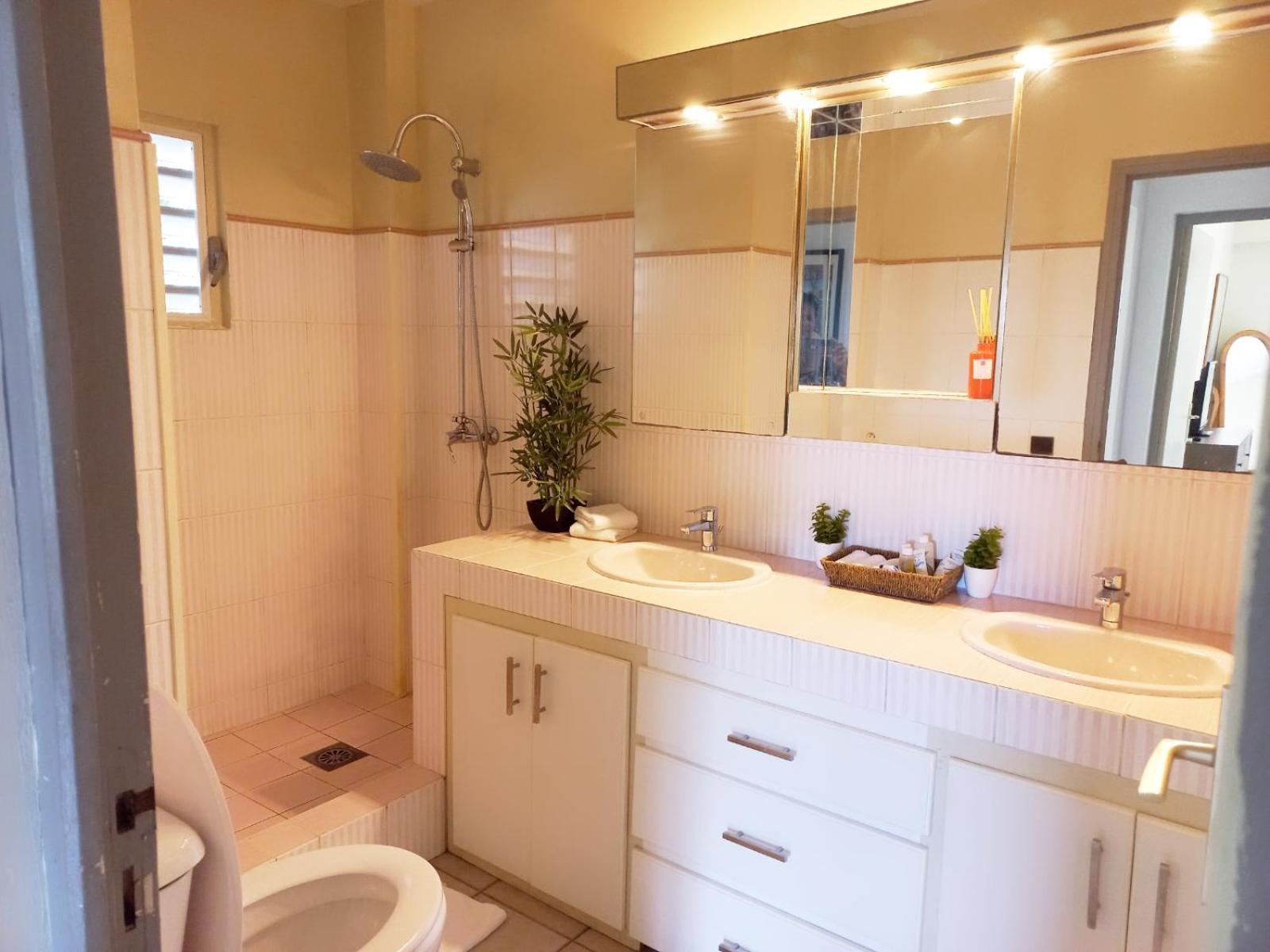 Spacious Villa With Ocean And Mountain View-4 Beds Cul de Sac Esterno foto